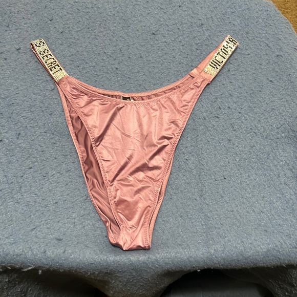 New with tag shine Victoria’s Secret Brazilian - Picture 1 of 3